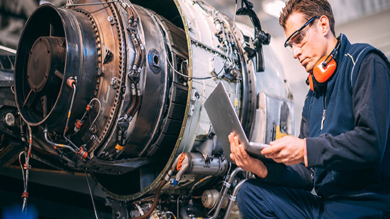 Steps to Become Aircraft Maintenance Engineer (AME)