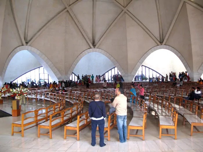 Lotus Temple Inside - Lotus Temple Travel Guide