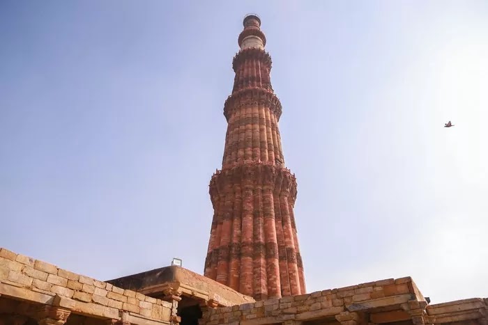 क़ुतुब मीनार का इतिहास - कब, किसने - Qutub Minar History in Hindi क़ुतुब मीनार का इतिहास - कब, किसने - Qutub Minar History in Hindi