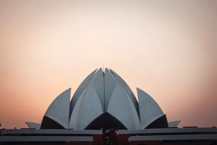 Lotus Temple Green Field - Lotus Temple (Bahá'í Temple) Travel Guide