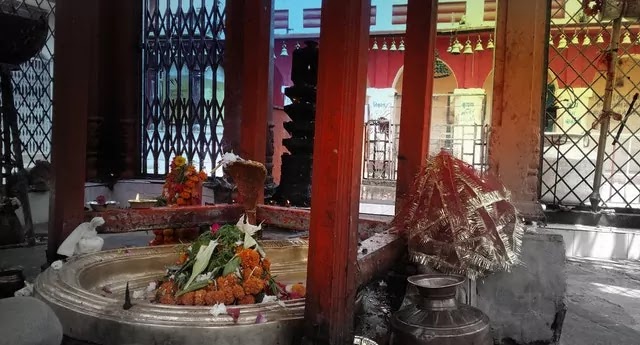 inside of badrinath temple