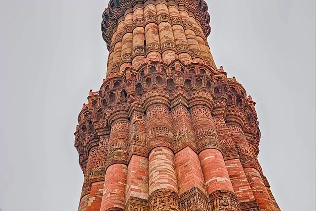 क़ुतुब मीनार का इतिहास - कब, किसने - Qutub Minar History in Hindi क़ुतुब मीनार का इतिहास - कब, किसने - Qutub Minar History in Hindi